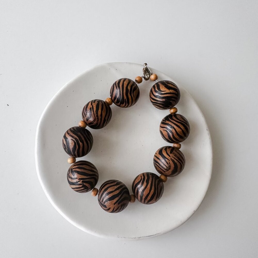Handmade Tiger Stripe Beaded Bracelet – Bold and Unique